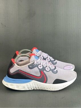 Nike Women's Renew Run athletic sneaker shoes women’s size 9.5